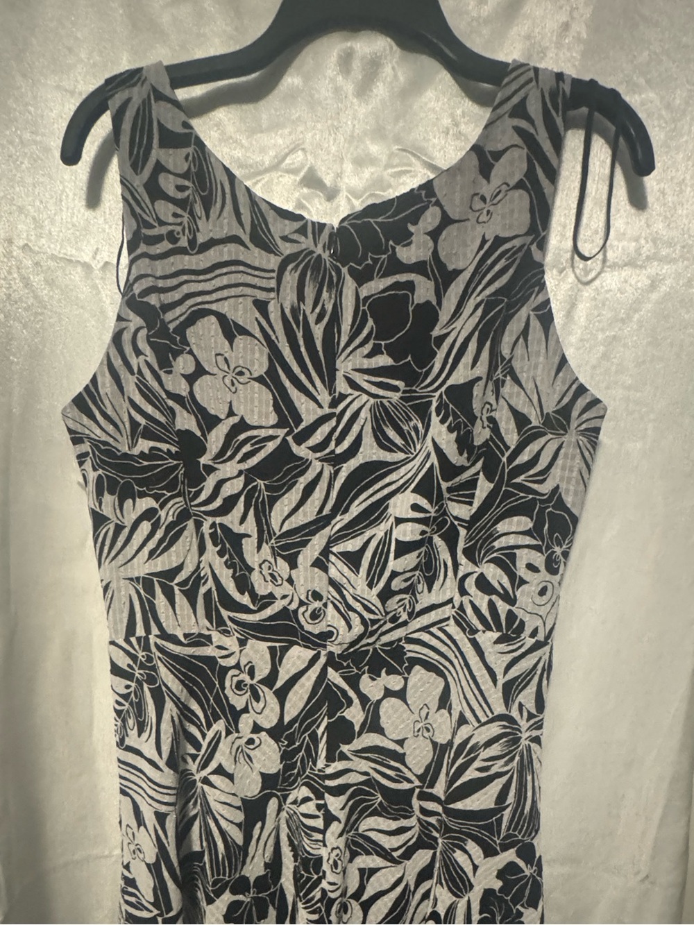 Perceptions Black and White Floral lined Midi Dress